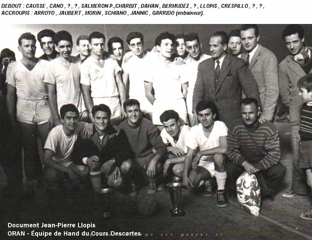 Oran- SDV- 5021- xEQUIPE DE HAND DU COURS DESCARTES2.jpg